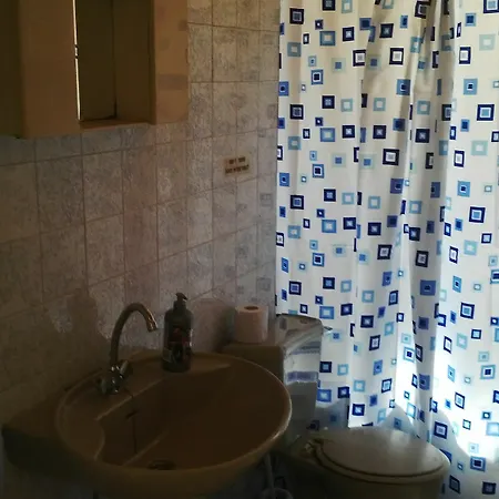 Milounapa Ayía Nápa